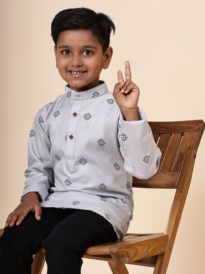 Karnam Junior - Boys Grey Printed Cotton Short Kurta